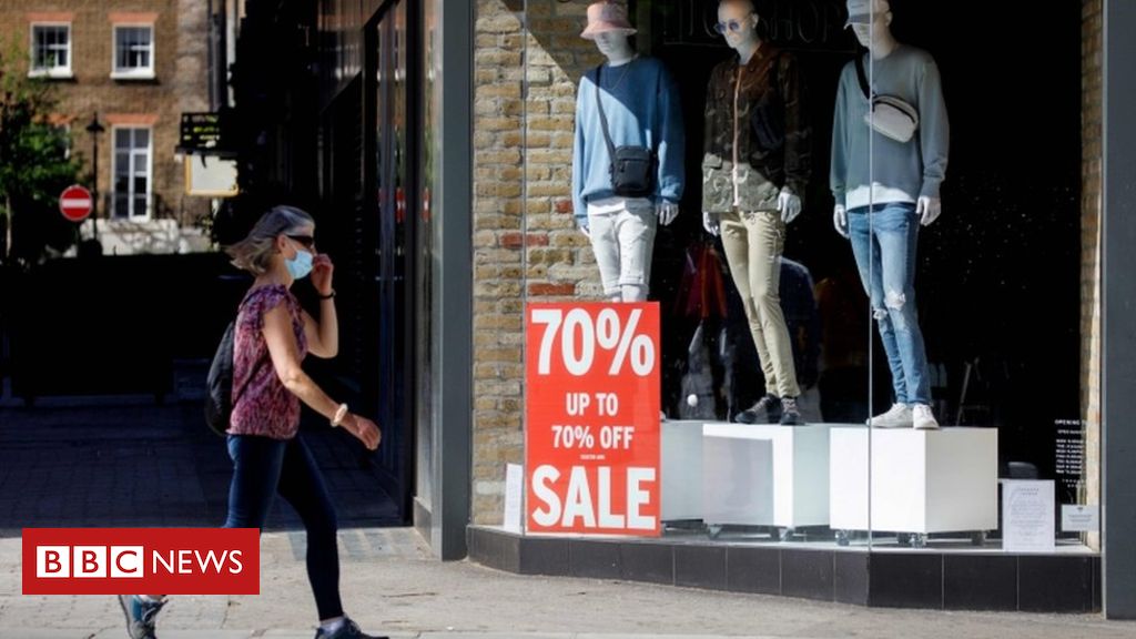 Weekend lockdown warnings and ‘border farce’